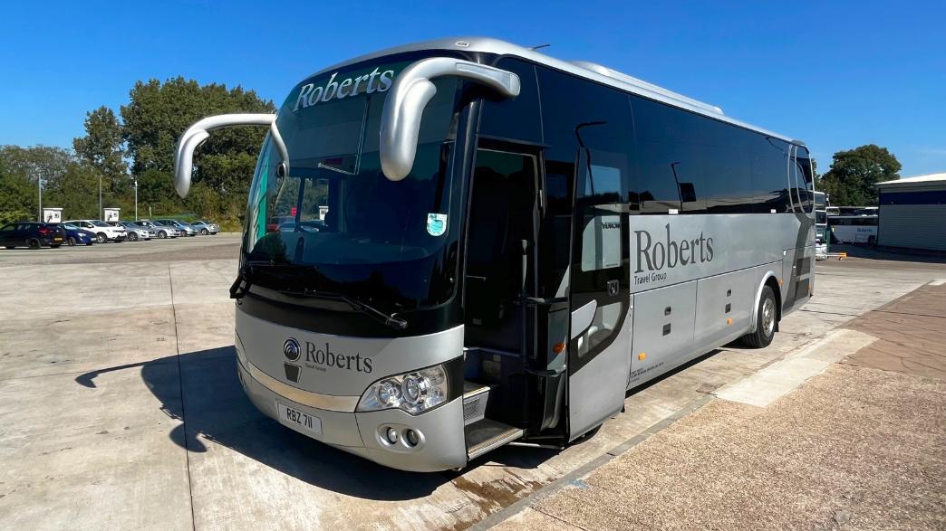 35 seater midi coach external